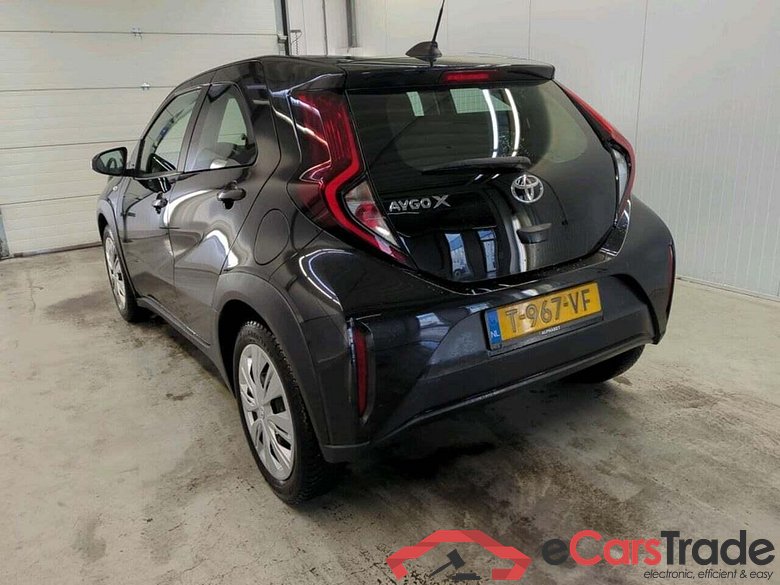 TOYOTA Aygo X 1.0 VVT-i MT Play #6