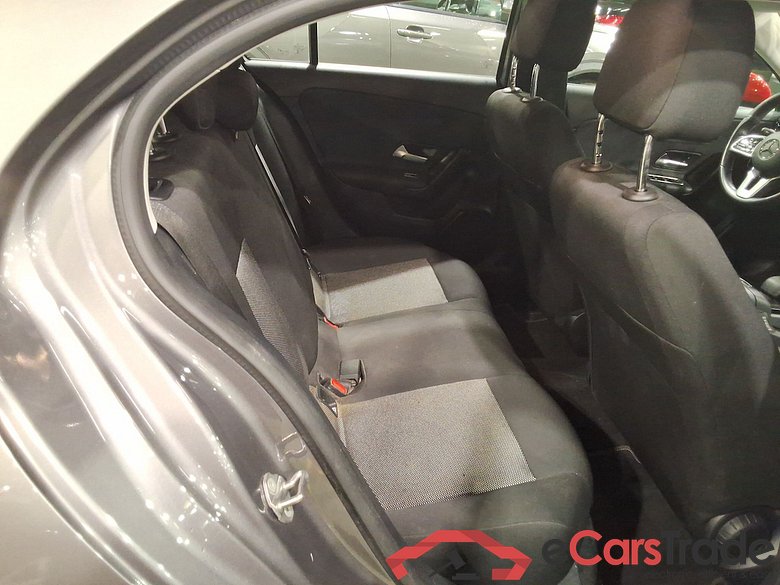 MERCEDES-BENZ A-CLASS 1.3 A 180 ESSENTIAL LINE DCT #5