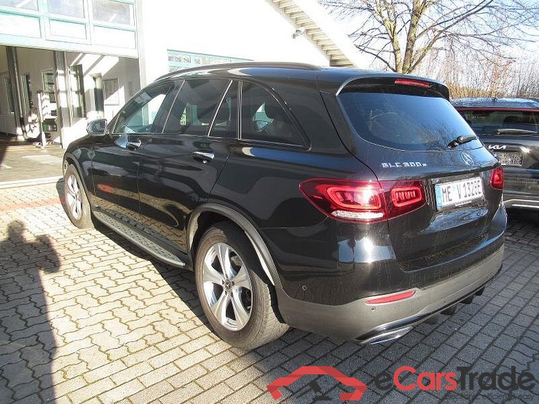 Mercedes-Benz GLC (BM 253)(06.2015->) DE - SUV5 GLC 300 e EU6d, e AMG Line 4Matic (EURO 6d), (Facelift) 2020 - 2022 #4