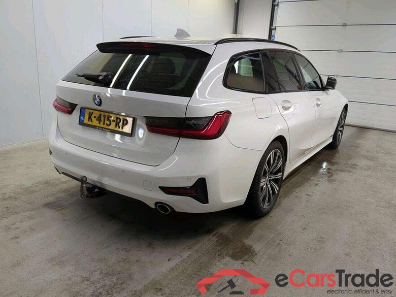 BMW 3-serie Touring 318d High Executive #2
