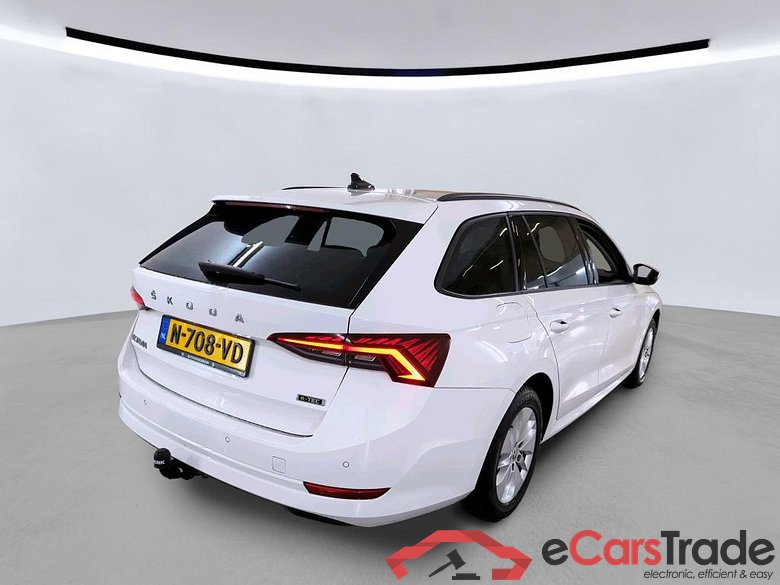 SKODA Octavia Combi 110 kW #5