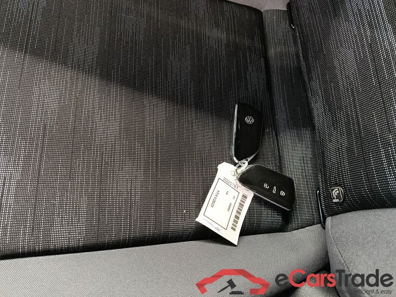 VOLKSWAGEN ID.4 77 kWh Pro 5d #4