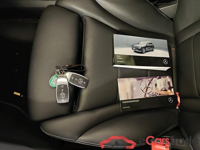 Mercedes-Benz GLC GLC 300e 4MATIC Business Solution 5d #4