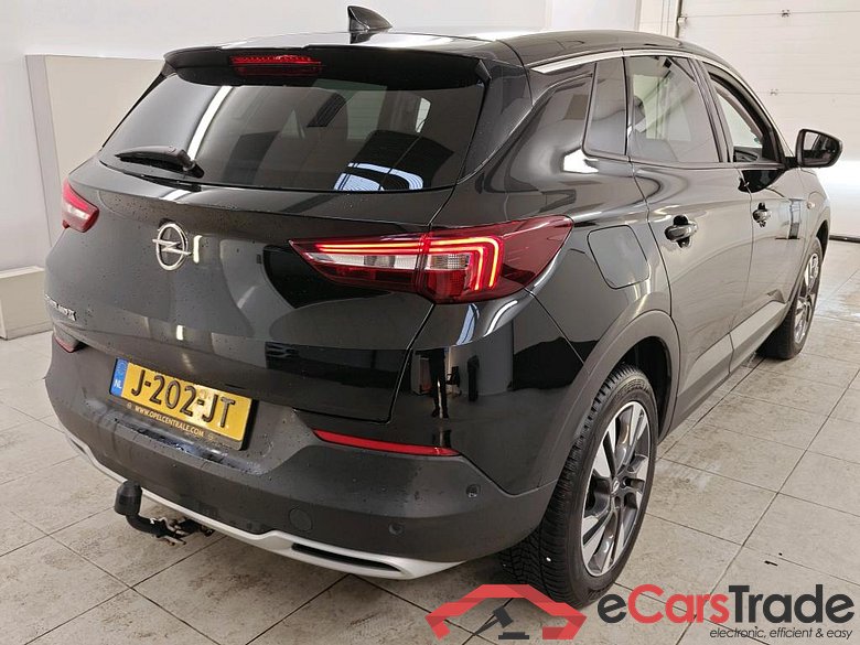 Opel Grandland X 1.2 Turbo S&S 96kW Bus. Executive Auto 5d #2