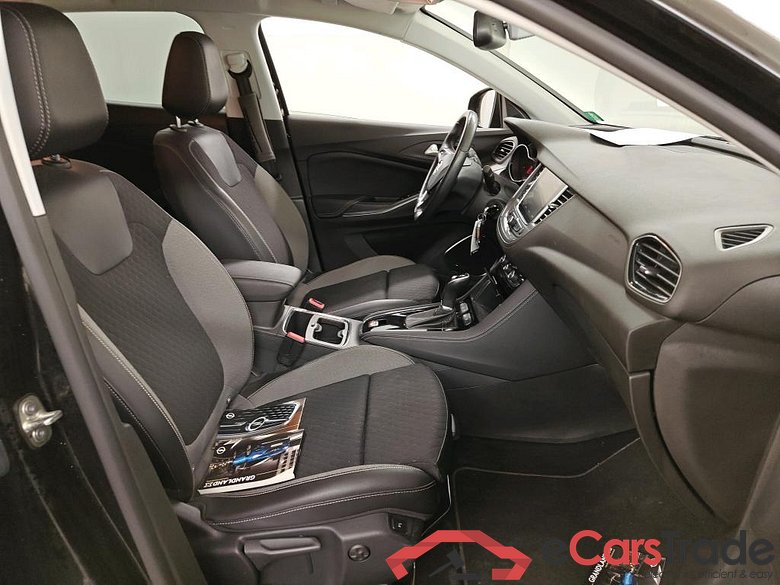 Opel Grandland X 1.2 Turbo S&S 96kW Bus. Executive Auto 5d #3