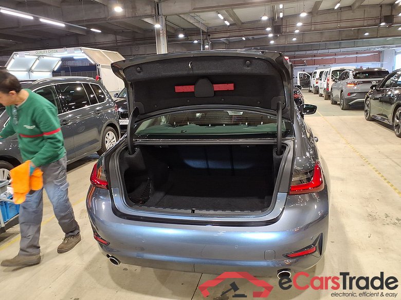 BMW 3 SERIES BERLINE 2.0 318DA (100KW) BERLINE #3