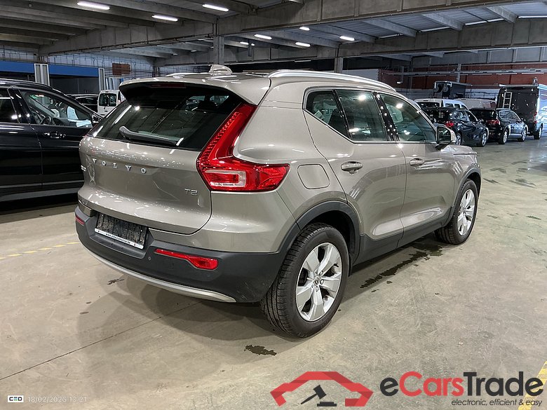 VOLVO XC40 1.5 T2 Momentum Pro Geartronic #4