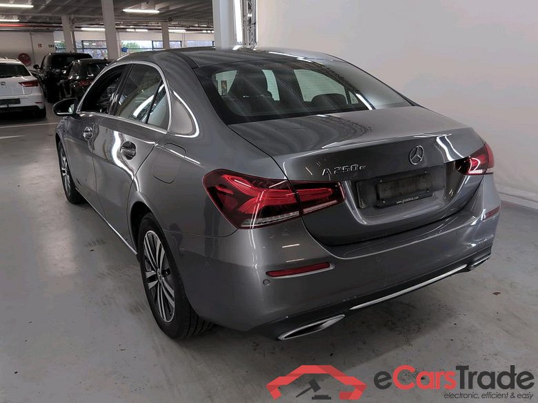 MERCEDES-BENZ A-CLASS LIMOUSINE 1.3 A 250 E BUSINESS SOLUTION DCT #3
