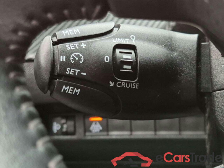 PEUGEOT 2008 1.2 PureTech Active #6