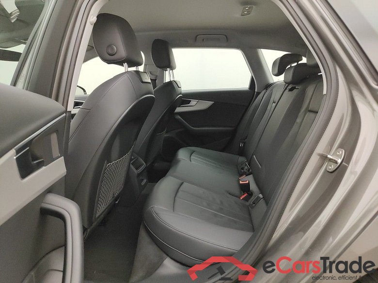 AUDI A4 AVANT DIESEL - 2020 40 TDi 204hp Quattro Advanced S tronic 5d #2