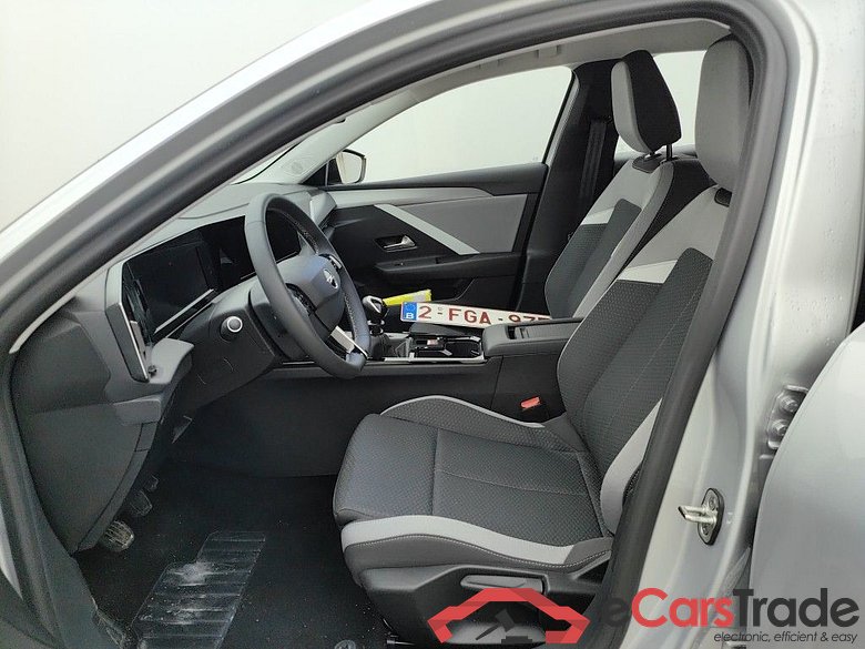 Opel Astra Sports Tourer 1.2 Turbo 81kW S/S Edition 5d #3