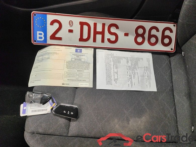 Volkswagen Golf VIII 1.0 TSI 81kW Life Business 5d #4