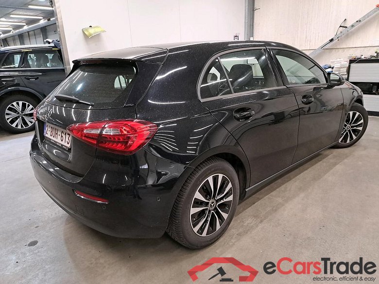 MERCEDES - MER A 180 d 116PK Business Solution Essential & Pano Roof #2