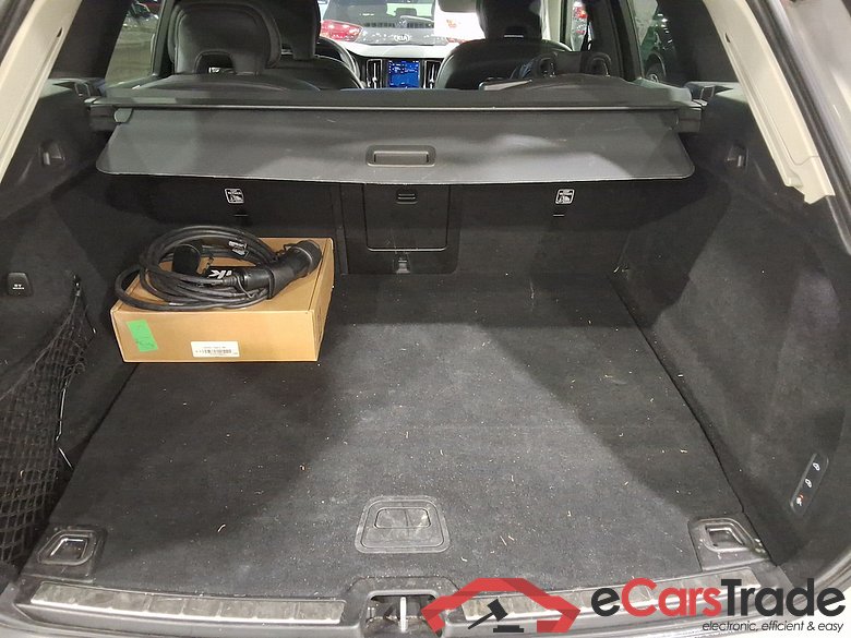 VOLVO XC60 2.0 T6 PHEV R-DESIGN AUTO 4WD #3