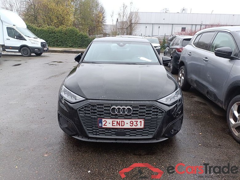 Audi A3 Sportback 1.4 40 TFSI e Attraction 5d !! Damaged car !! #5