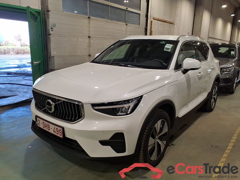 VOLVO XC40 1.5 T4 PHEV CORE DCT #1