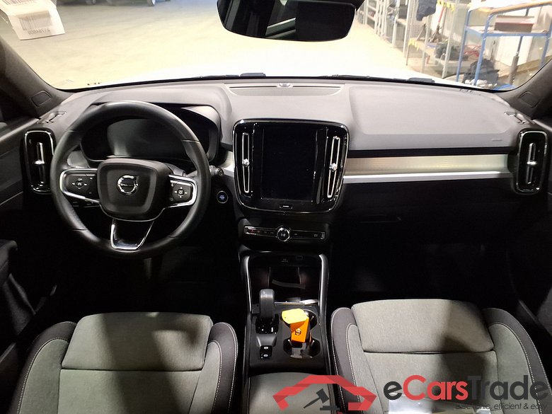VOLVO XC40 1.5 T4 PHEV CORE DCT #6