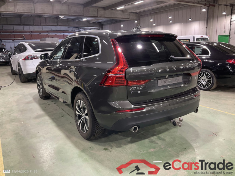 VOLVO XC60 2.0 D4 120KW GEARTRONIC MOMENTUM PRO #3