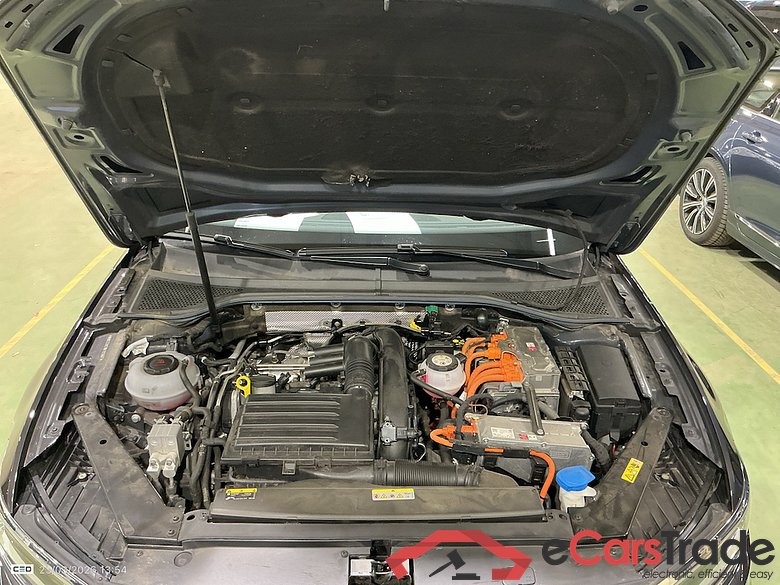 VOLKSWAGEN PASSAT 1.4 TSI GTE BUSINESS DSG #6