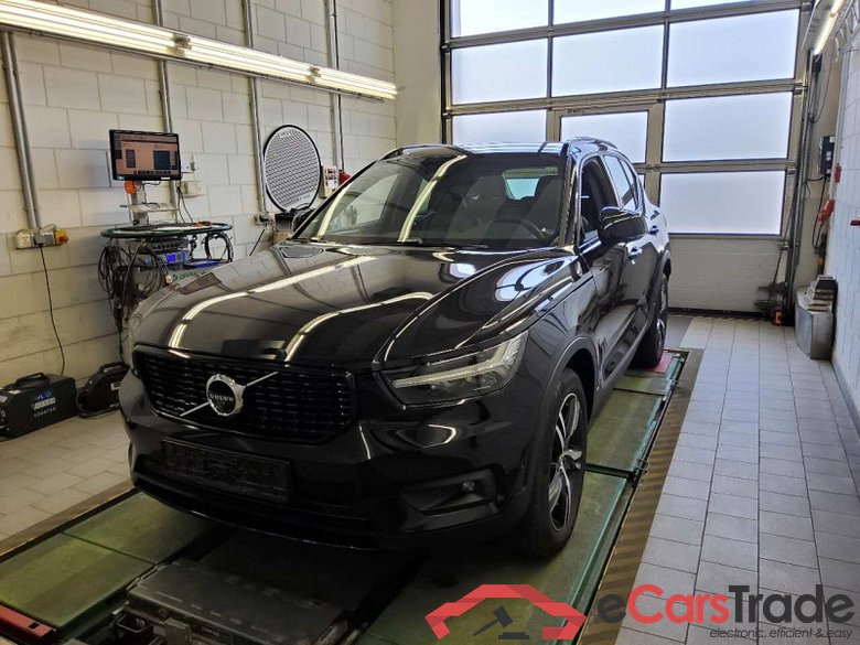 Volvo XC40 (2017->) DE - SUV5 B4 2WD EU6d, R-Design (EURO 6d), 2020 - 2022