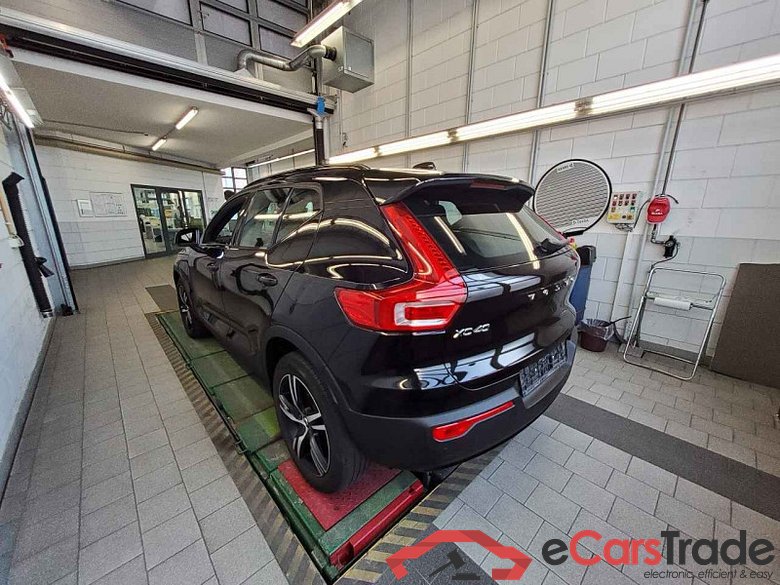 Volvo XC40 (2017->) DE - SUV5 B4 2WD EU6d, R-Design (EURO 6d), 2020 - 2022 #4