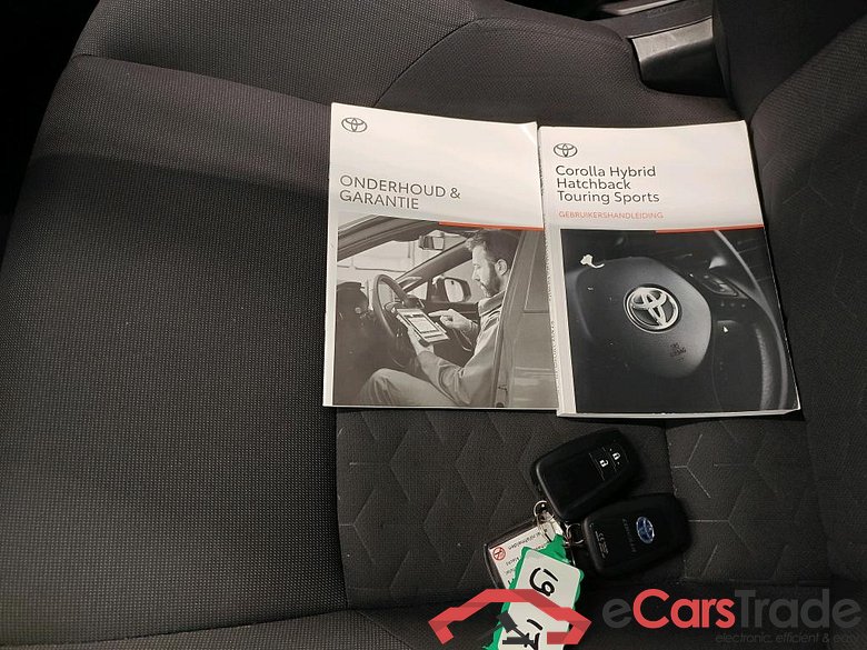 Toyota Corolla Hatchback 1.8 Hybrid Active 5d #4