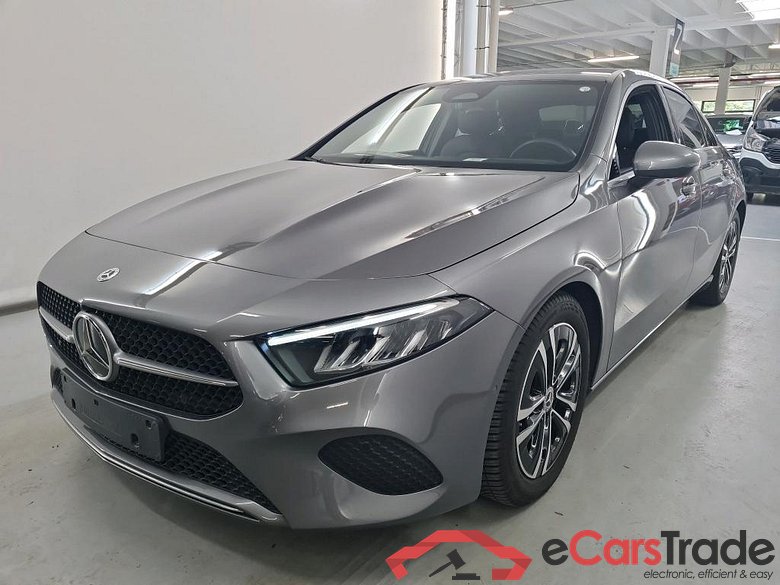 MERCEDES-BENZ A-CLASS LIMOUSINE 2.0 A 180 D BUSINESS LINE DCT #1