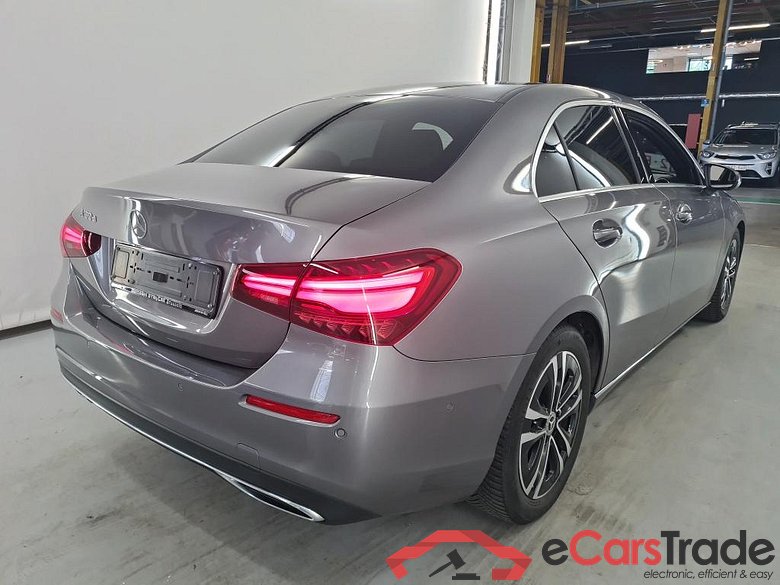 MERCEDES-BENZ A-CLASS LIMOUSINE 2.0 A 180 D BUSINESS LINE DCT #4