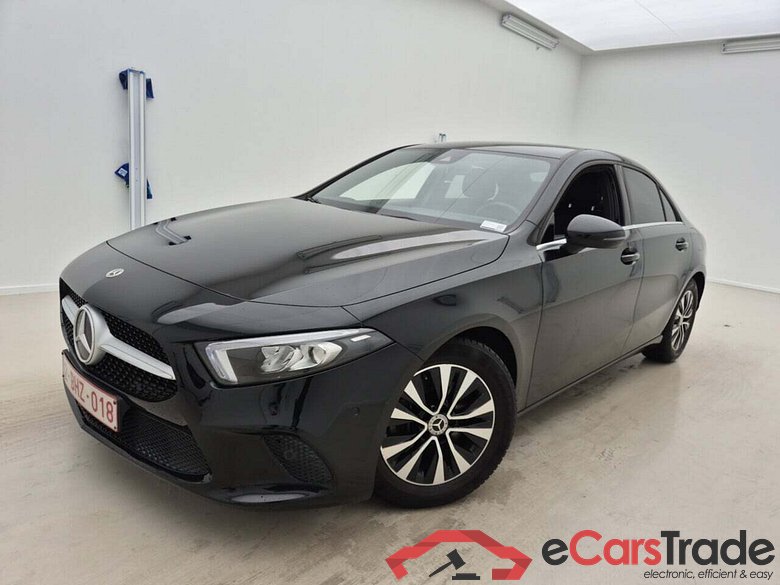 MERCEDES-BENZ A-KLASSE LIMOUSINE 2.0 180 D STYLE 7G-DCT