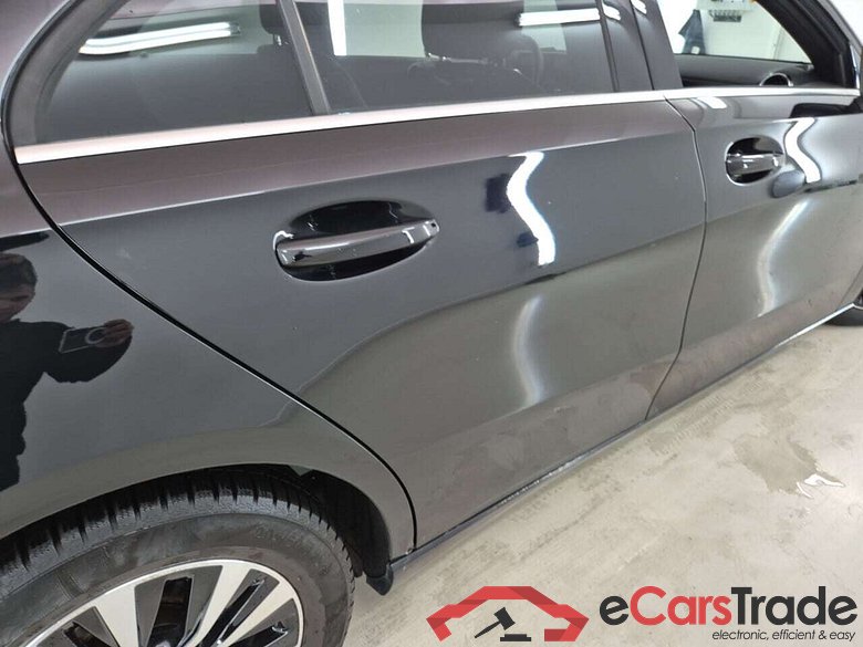 MERCEDES-BENZ A-KLASSE LIMOUSINE 2.0 180 D STYLE 7G-DCT #6