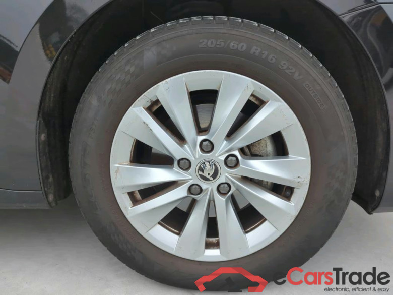 SKODA Octavia Combi 85 kW #6