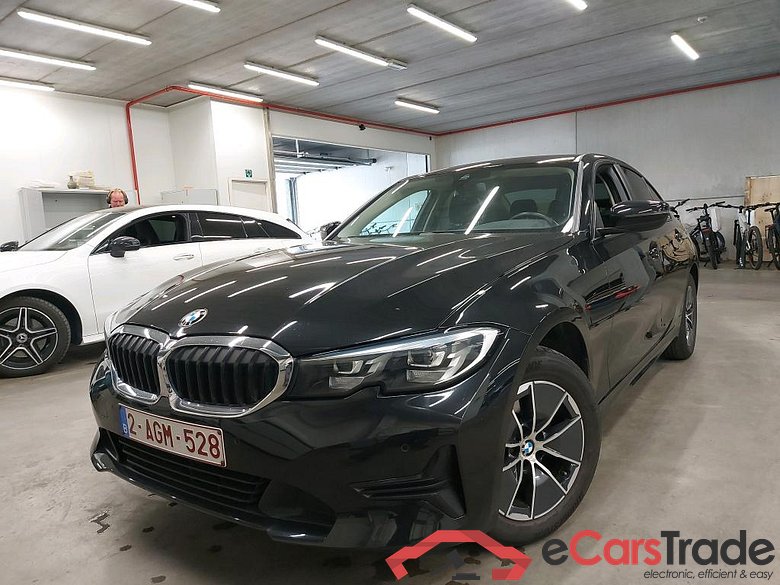 BMW - BMW 3 BERLINE 318dA 136PK Advantage Business Edition & Pack Business With Heated Seats & PDC Front & Rear