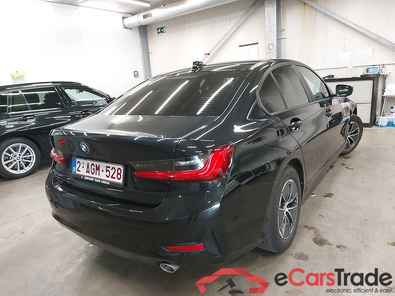 BMW - BMW 3 BERLINE 318dA 136PK Advantage Business Edition & Pack Business With Heated Seats & PDC Front & Rear #2