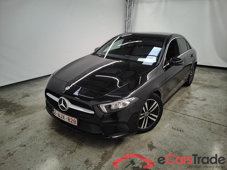 Mercedes-Benz A-Klasse Limousine A 180d DCT Business Solution 4d #1