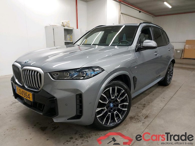 BMW - BMW X5 xDrive50e 489PK M Sport & Pack Innovation & Travel & Heated Front & Rear Seats & Driving Assistent & Harman Kardon & 21Inch & Pano Roof & Parking Assistant Pro & Towing Hook    * HYBRID *