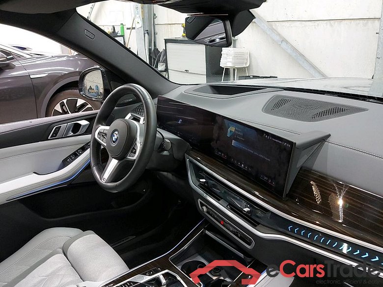 BMW - BMW X5 xDrive50e 489PK M Sport & Pack Innovation & Travel & Heated Front & Rear Seats & Driving Assistent & Harman Kardon & 21Inch & Pano Roof & Parking Assistant Pro & Towing Hook    * HYBRID * #3