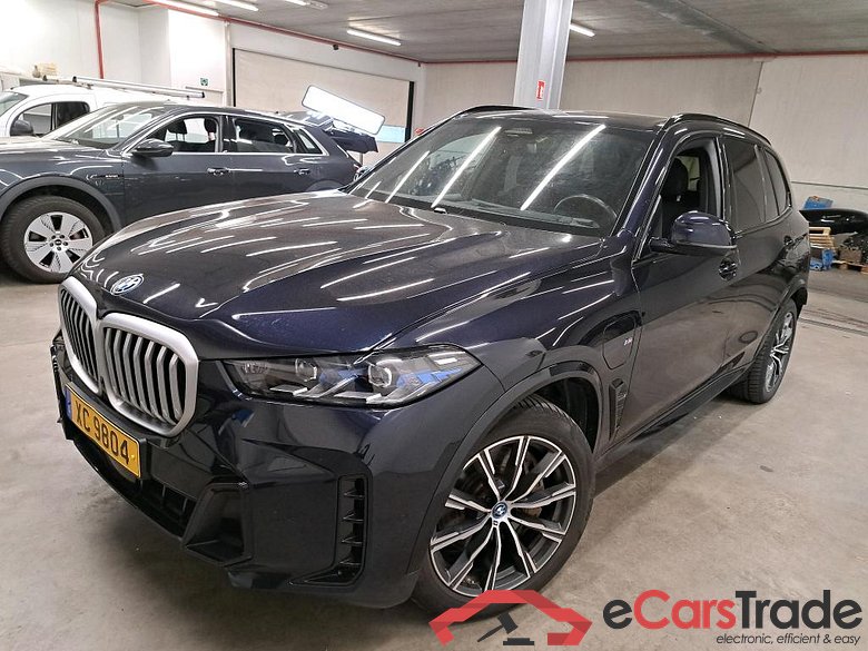 BMW - BMW X5 xDrive50e 490PK M Sport Pack Innovation & Comfort With Powered Mem Seats Heated Front & Rear & Soft Close & Driving Assistant Pack & Harman Kardon & Accoustic Glass & Towing Hook * HYBRID *