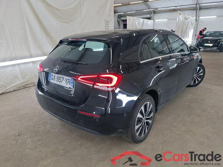 MERCEDES-BENZ Classe A Compact / 2018 / 5P / Berline A 250 e Business Line 8G-DCT #3