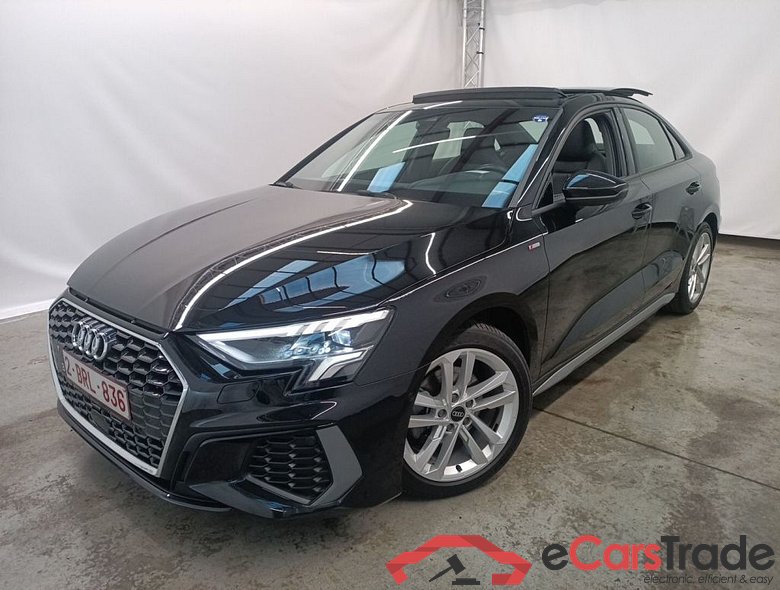 Audi A3 Berline 2.0 TDi 30 85kW S tronic S line Bus. Ed 4d #1
