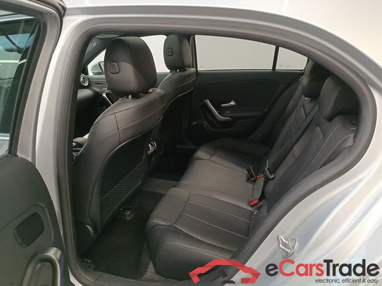 Mercedes-Benz A-Klasse A 250 e Business Solution 5d #3