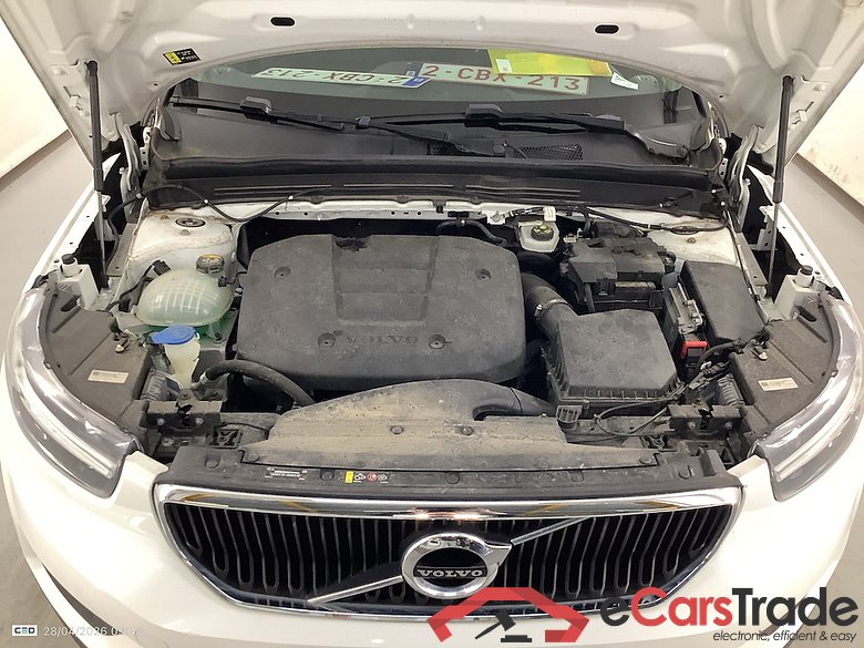 VOLVO XC40 1.5 T2 MOMENTUM CORE #6