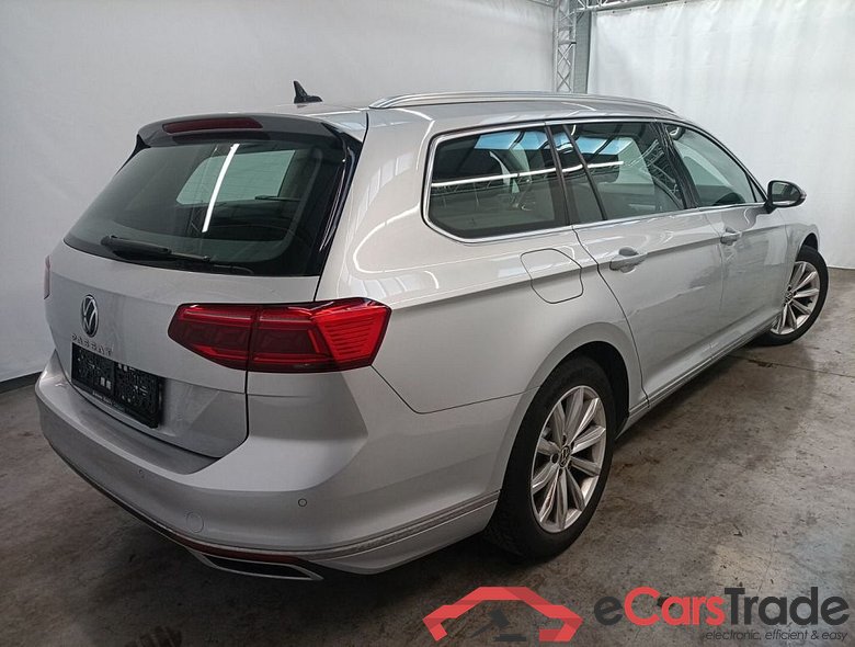 Volkswagen Passat Variant 2.0 TDI SCR 110kW DSG7 Elegance Business 5d #2