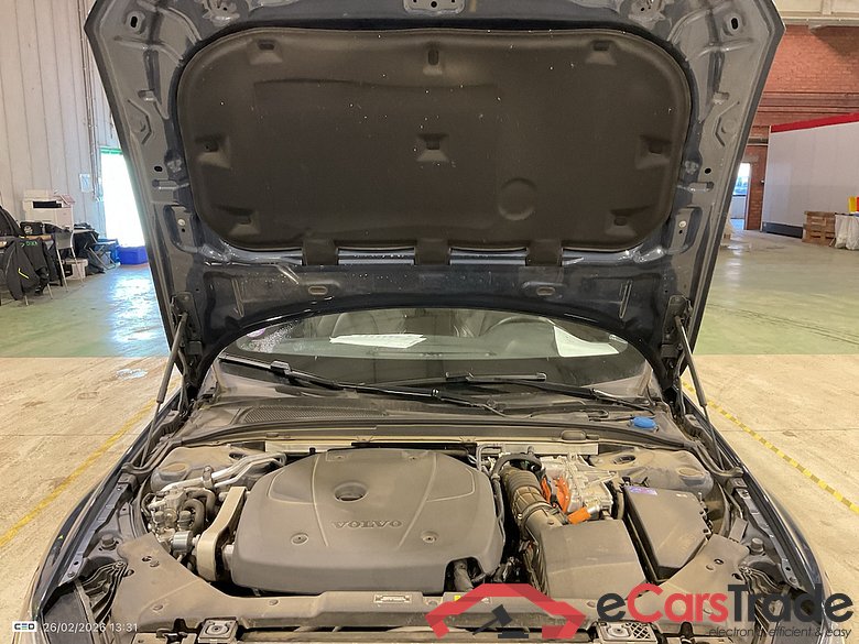VOLVO V60 2.0 T6 PHEV R-DESIGN AUTO 4WD #6