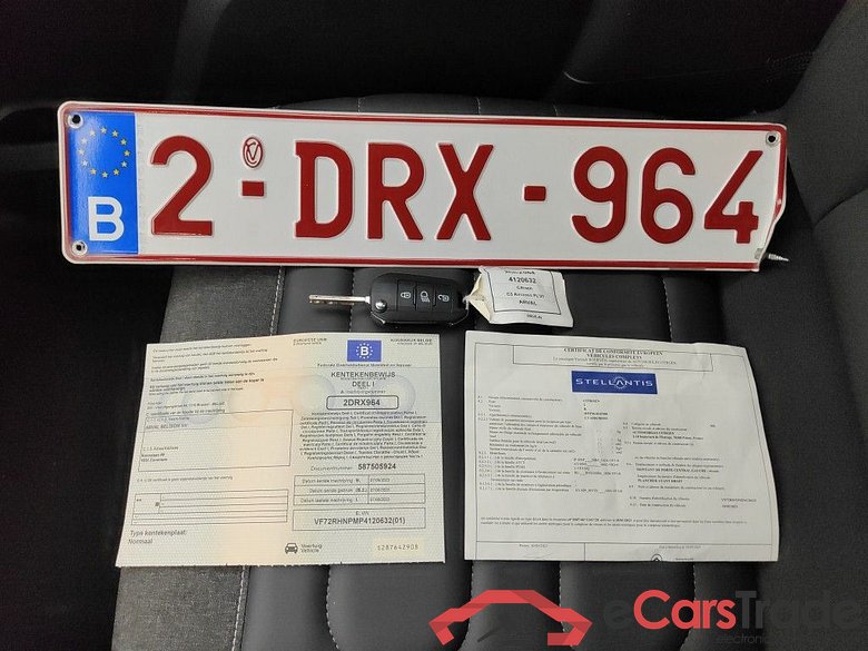 Citroën C3 Aircross 1.2 PureTech 110 S&S MAN6 Shine 5d #4