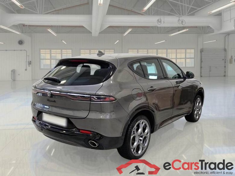 ALFA ROMEO TONALE / 2022 / 5P / SUV 1.3 280CV PLUG IN HYBRID AT6 SPECIALE Q4 #2
