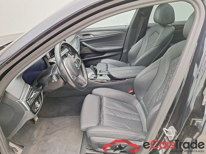 BMW, 5-serie To FL'20, BMW 5 Reeks Touring 520i Aut. (120 kW) 5d #3