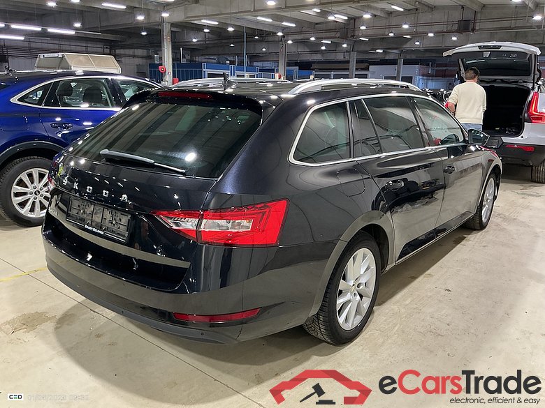SKODA SUPERB COMBI DIESEL - 2019 2.0 CR TDi Style DSG #4