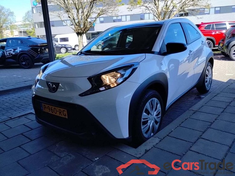 TOYOTA Aygo X 1.0 VVT-i MT Play #1