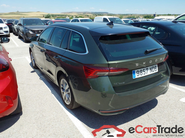 SKODA Octavia 2.0 TDI 110 kW (150CV) DSG 7 vel AutomÃ¡tico Combi Design #2