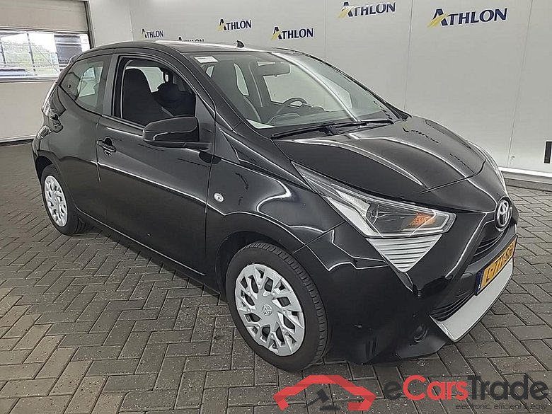 TOYOTA Aygo 1.0 VVT-i x-play 5D 53kW #2